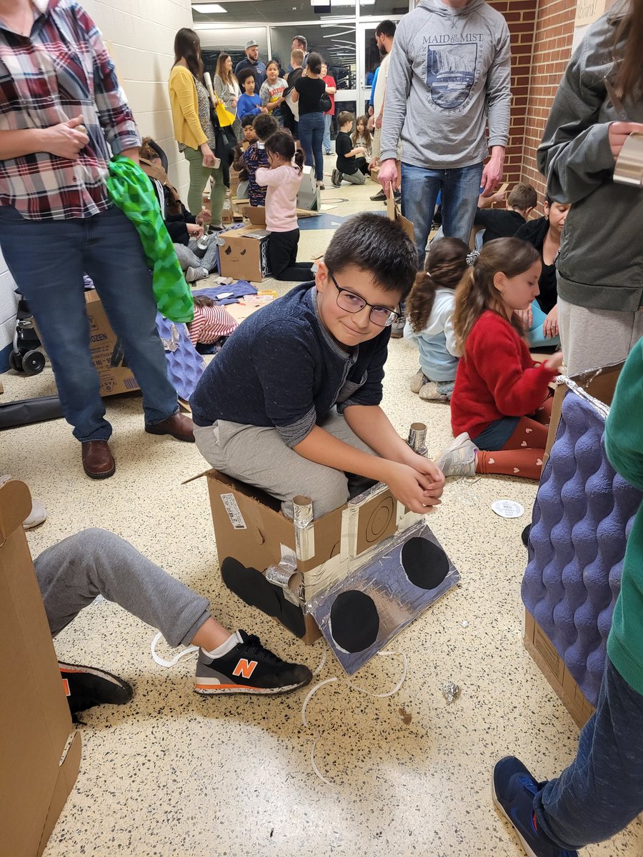 CEColeArt's tweet photo. Eningeering night highlights!  Trains, tanks, helmets, a tea party and even an ATM!! #cardboardchallenge #creativity @CoolColeMuhls https://t.co/jAzcfwwnDL