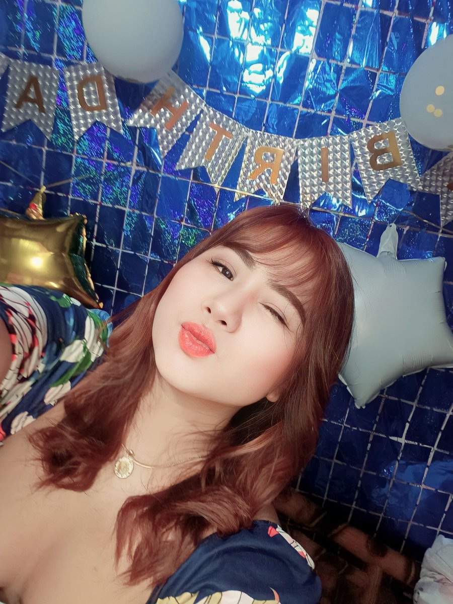 iamsofiamariaa's tweet photo. +1 🎂💙 cheers to celebrate 🍻 https://t.co/it5yHJrLYs