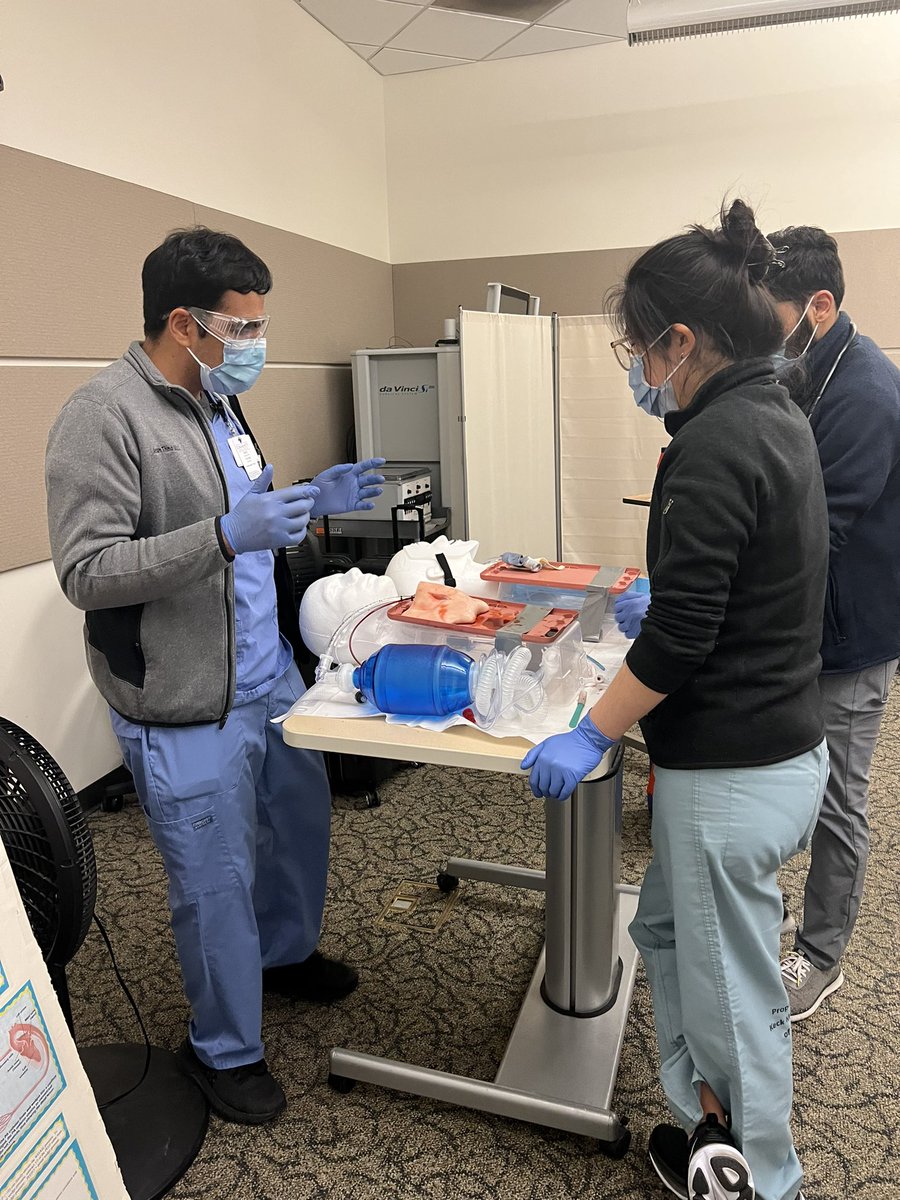 MauraWalshEMCCM's tweet photo. Successful first CCM sim day for the pulm crit fellows! https://t.co/MZOu3KMG5t