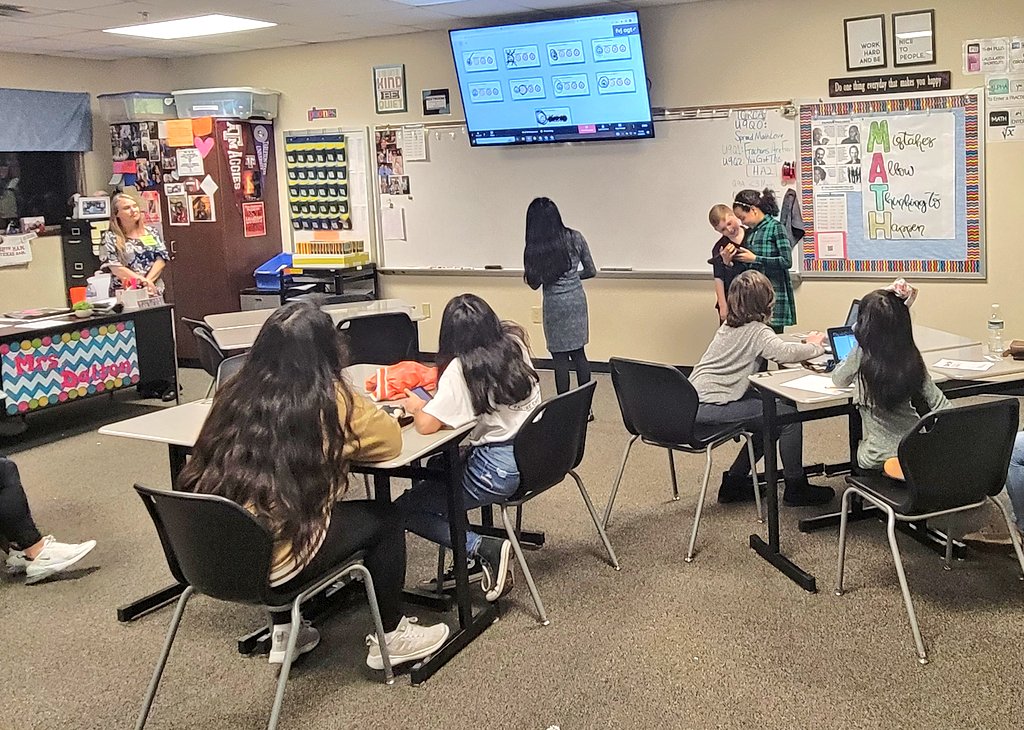 PEARy Exciting Math! Families &amp; audience members trying their hand at student created math problems in <a href="/PearDeck/">Pear Deck Learning</a> ❤️. <a href="/NanceElementary/">Nance Elementary</a> Students are great teachers!

Thanks <a href="/PearDeck/">Pear Deck Learning</a> for being an <a href="/nisdexpo/">NISDExpo</a> sponsor &amp; surprising one of these kids with a gift card 🍐🎉. #NISDExpo