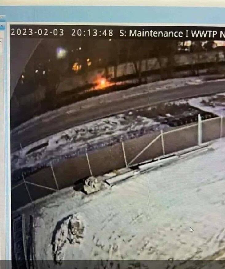 argosaki's tweet image. Whistleblower CCTV footage from Columbiana, OH, reveals Norfolk Southern train responsible for chemical emergency in E. Palestine was on fire ~ 40 + minutes before the crash~

The war is REAL.
#WWG1WGA #stranglehold #WeWinTheyLose

👉 RealSGAnon