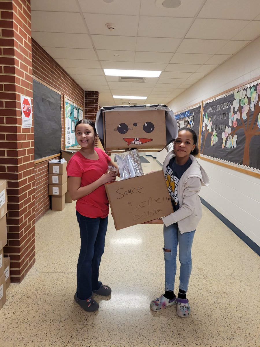 CEColeArt's tweet photo. Robots and people are popular inspiration ideas for cardboard boxes.  We love transformative recycling at engineering night!  #cardboardchallenge #creativity @CoolColeMuhls https://t.co/57UwhGMkmG