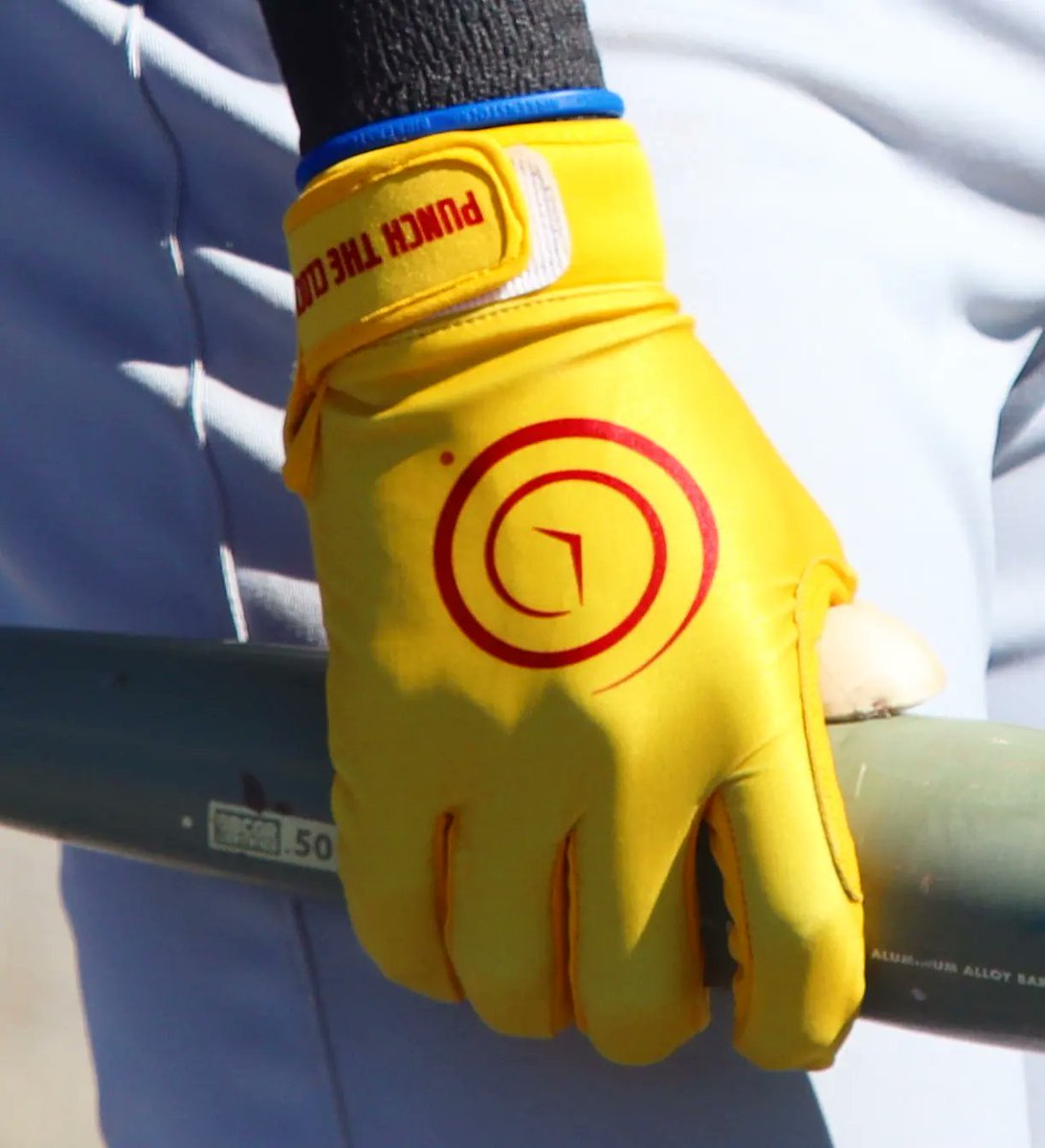 Look good. ▶️ better.⚾ #PunchTheClock😤👊🏾🕓 For when it's time to go to work. Batting Gloves in stock now. DM <a href="/iPunchTheClock/">ipunchtheclock</a> to order. Pictured: <a href="/TorianBunkley/">TorianBunkley</a> &amp; <a href="/Evan5Jones_/">Evan Jones</a>