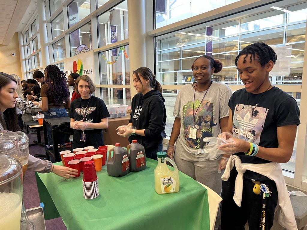 M19_MHS's tweet photo. In honor of Black History Month at MHS, "No Place for Hate" coordinated a Soul Food Luncheon for the staff, featuring traditional Food for the Soul for all to experience! Menu selections and fellowship of the event were amazing! #OneTeamOneTribeOneFamily #MHSTheHighSchoolOfChoice https://t.co/2ExqeEOMYV