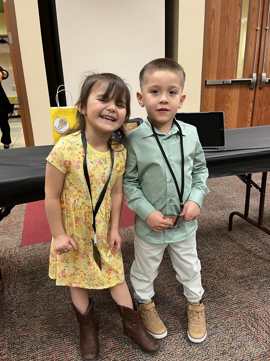 BNarbuth_ES's tweet photo. Jaylyn and Diya, two super bright Jackrabbits show off their Multi Media presentations.  #TeamSISD Academic Technology Showcase 2023. 🐇💙💛Jackrabbits representing well. ⁦@LOHara_BNES⁩ ⁦@SMorales_BNES⁩ ⁦@LHerrera_BNES⁩ ⁦@SRChavez_BNES⁩ https://t.co/QOkvlidjdL