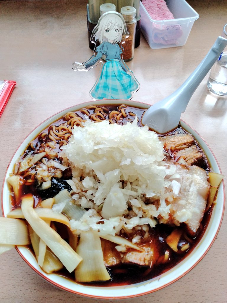「黒アヒージョ食べにきたんめぇ塩分過多でタヒにそう 」|だいひのイラスト