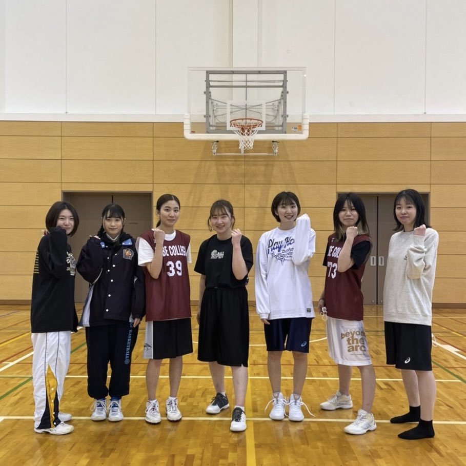 kcbbc73's tweet photo. こんにちは、神戸女学院大学バスケットボール部です⛹️‍♀️

昨日は練習試合でした！4ピリ、２ピリと白熱した戦いでした🔥収穫が多く、また一歩成長できるよう、練習していきます👊

バスケ部では新入部員募集しております！私達と一緒にバスケしませんか？お待ちしております🫶

#春から女学院
#春からKC https://t.co/3QjlWkulyN