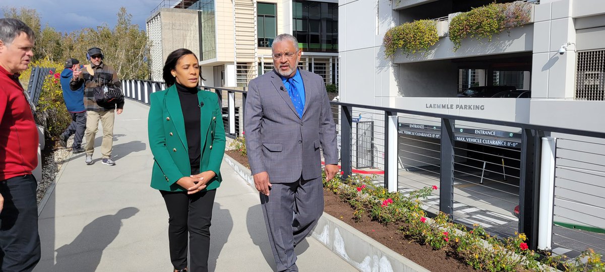 CommunityBuildi's tweet image. Community Build CEO Robert Sausedo speaks to @NBCLA reporter @DanaGriffinNBC about the recent beating of Tyre Nichols, race, policing, and police brutality.
#love #care #tyrenichols #tyre #rodneyking #memphis #policebrutality #blacklivesmatter