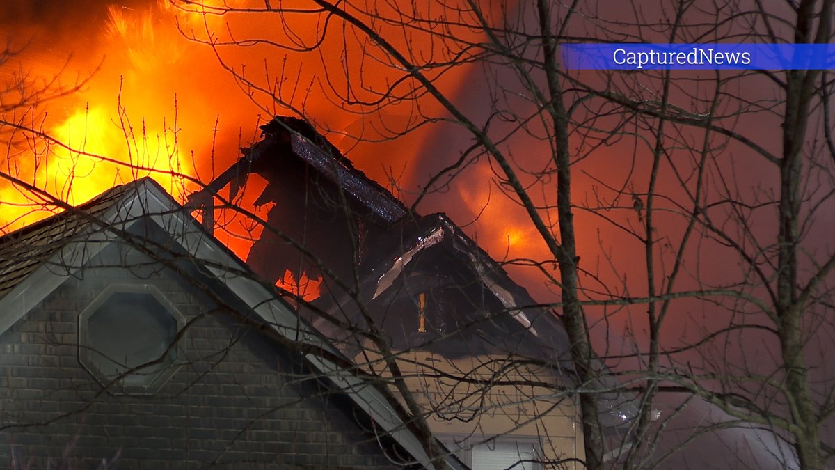 219breakingnews's tweet photo. MUNSTER, IN: Extra alarm fire guts home in the 1400 block of Brandywine. Multiple mutual-aid companies from across NWI as well as Homewood & Flossmoor Illinois assisted. Flames leaped from the residence. Video available @CapturedNews #BREAKINGNEWS, #MUNSTER, #FIRE, #EXTRAALARM https://t.co/v3ARqPlrKy