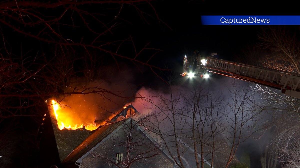 219breakingnews's tweet photo. MUNSTER, IN: Extra alarm fire guts home in the 1400 block of Brandywine. Multiple mutual-aid companies from across NWI as well as Homewood & Flossmoor Illinois assisted. Flames leaped from the residence. Video available @CapturedNews #BREAKINGNEWS, #MUNSTER, #FIRE, #EXTRAALARM https://t.co/v3ARqPlrKy