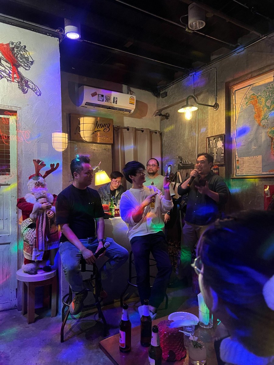 CRYPTOMEETUPTH's tweet image. Six &amp;amp; Sip Party from last night ! 😍🍻 
#Sixnetwork #CryptoMeetupThailand 
@theSIXnetwork