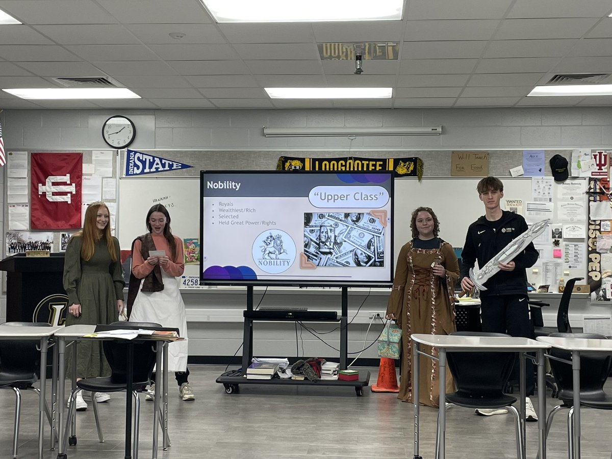 BWhitLHS_ENG's tweet photo. These Elizabethan Time Period presentations were fantastic! #GoShakespeare https://t.co/1f8KOgcQml