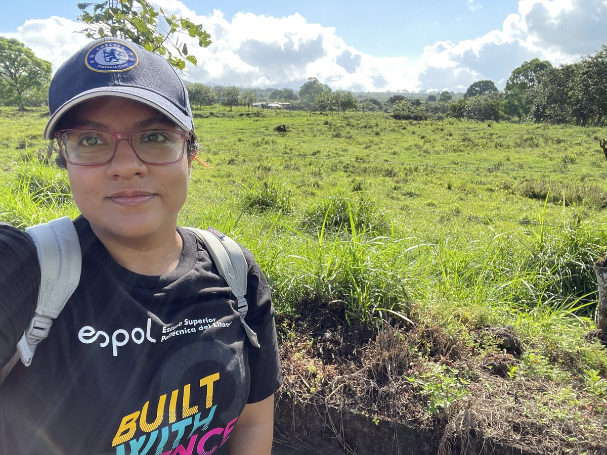 SamyHidalgo1990's tweet photo. Nos encontramos en Galápagos por un proyecto de investigación, participan estudiantes de las carreras de geología y de ingeniería Civil @FictESPOL https://t.co/y7LWNHsy4B