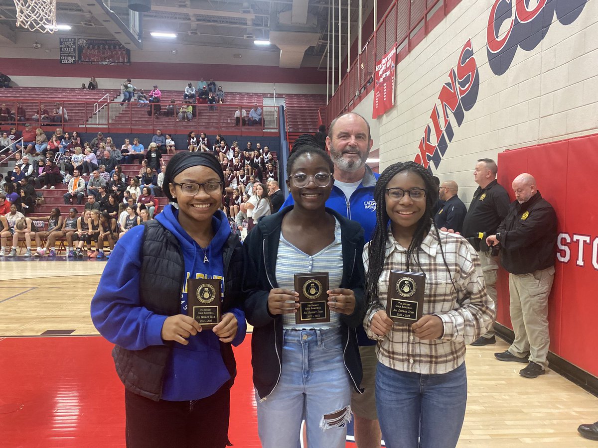 Congratulations to AJ Hollowell, Med Thomas and Tink Clark for being named to the 7th District Girls Basketball All District team! Way to go, girls! 💪🏻🐯🏀