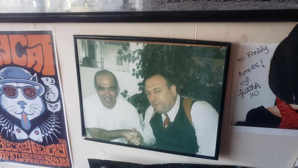 timeimmemorial_'s tweet photo. If the pizzeria has a framed photo of James Gandolfini on the wall you know it’s fine dining https://t.co/AnRcUhxJnb