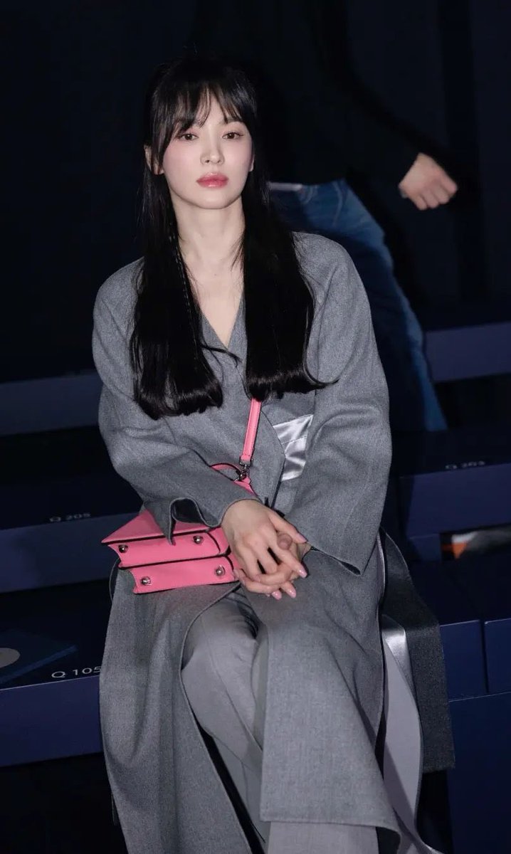 songhyekyopic's tweet photo. Real Life Doll https://t.co/EbJaakIqxI