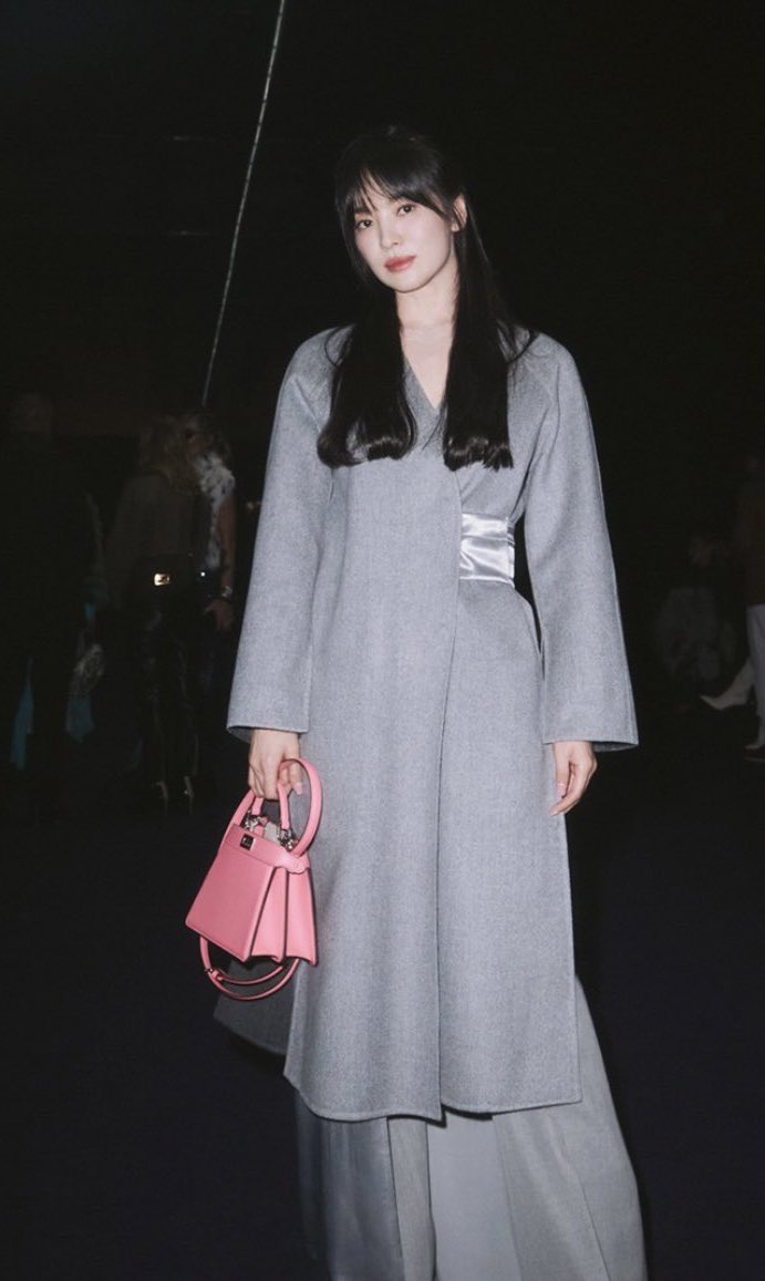 songhyekyopic's tweet photo. Real Life Doll https://t.co/EbJaakIqxI