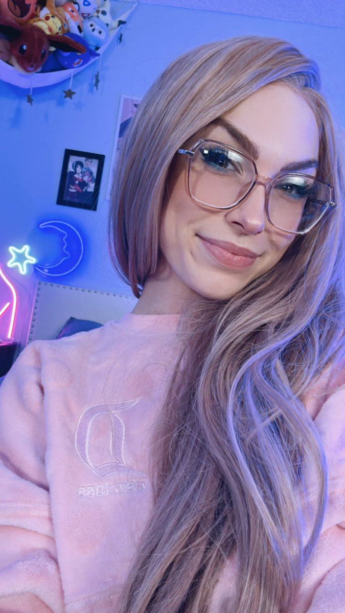 Riley🌹Rose on Twitter: "Live for some ASMR Towel Ocean sounds! And you guys might even be able