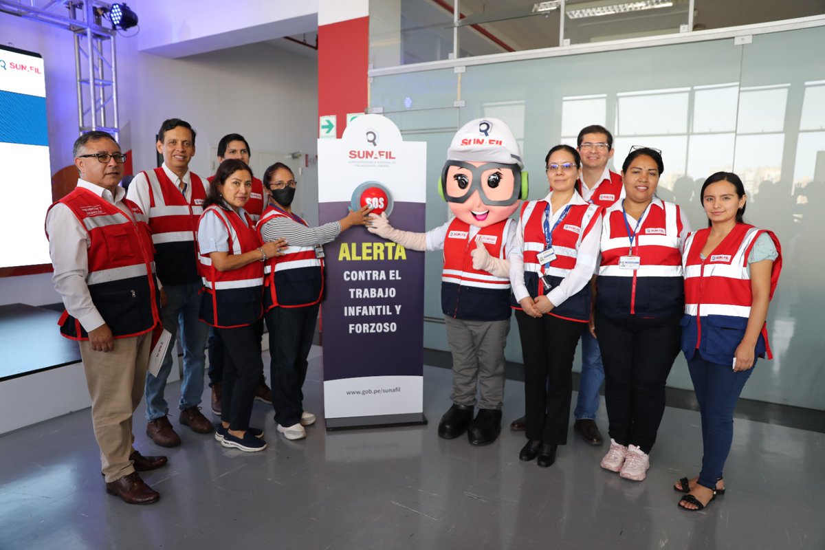 SunafilPeru's tweet photo. #AlertaSOS🆘 | La Sunafil realizó el lanzamiento del aplicativo web "SOS Alerta contra el Trabajo Infantil y el Trabajo Forzoso", el cual permitirá a los usuarios enviar alertas sobre presuntos hechos de trabajo infantil y trabajo forzoso.
▶️ https://t.co/lNYHKjUvYJ https://t.co/3Byzw1CTrh