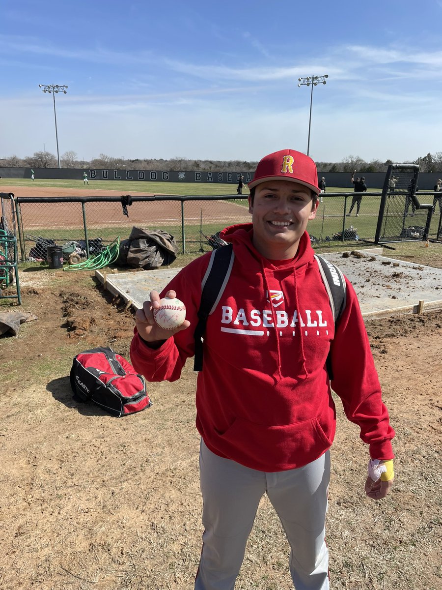 SSRamsBaseball1's tweet photo. What a day the S&amp;S Baseball! A 12-9 comeback win and a 3 run 💣 by Efren Hernandez!! #RFND #FAM1LY https://t.co/R5y56kg1Uh