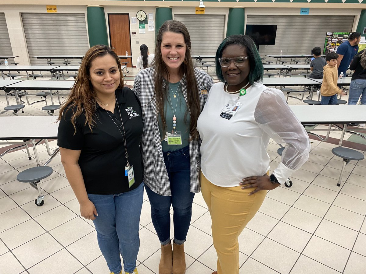 Electives Night was amazing! Our Knights did a great job presenting all of the opportunities available at the Big K! Shout out to our Counselors for coordinating a great night <a href="/kahlams/">Kahla Middle School</a> 💚💛 #EveryKnightEveryDay