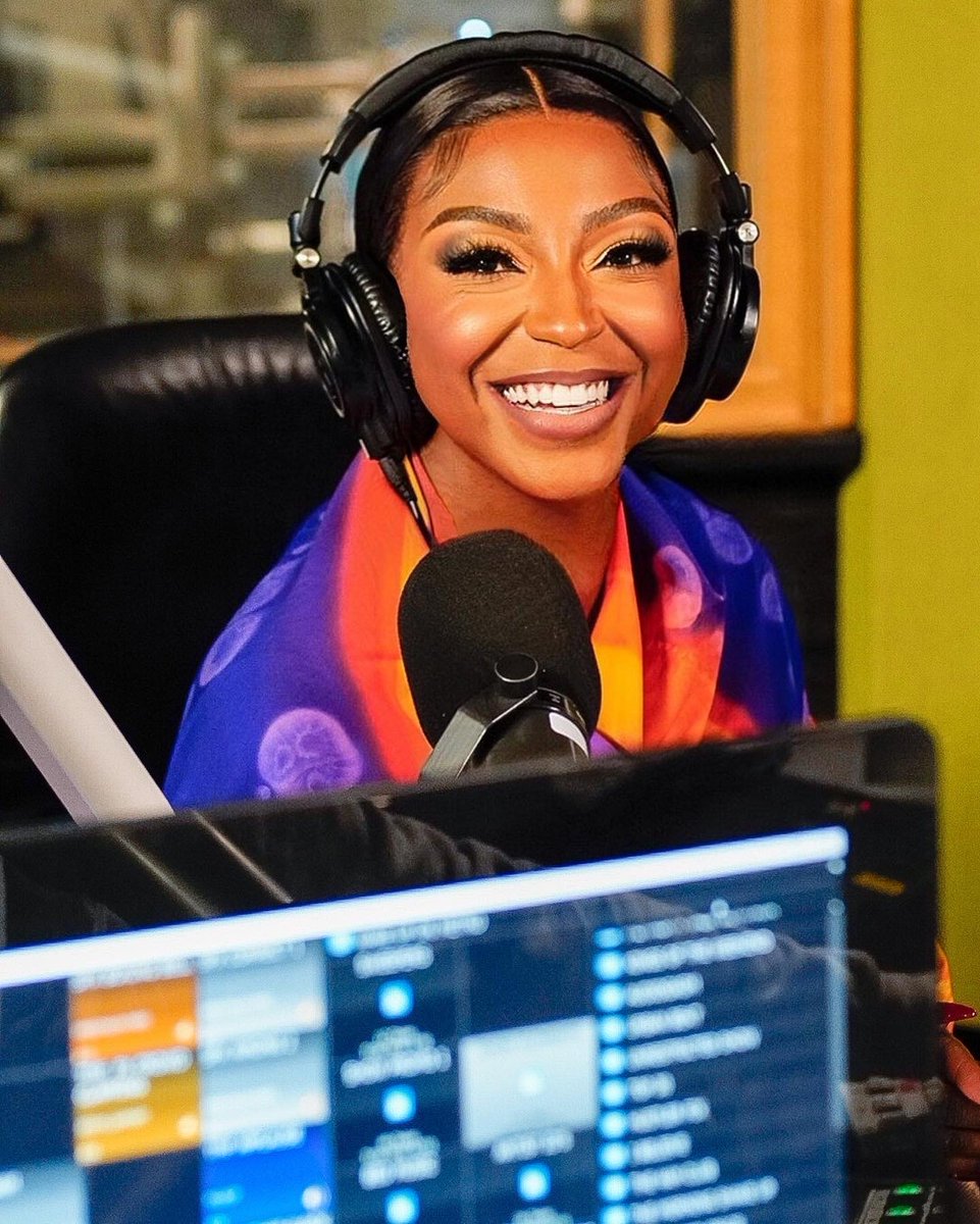 Your faith can move mountains &amp; your doubt can create them! Keep pressing forward. 

One day, you will look back and say with unwavering faith that " this is why God put me here." 

Be protected from anything that wasn't sent by God today &amp; forever #AHiFambeni 

#WakeUpOnMetroFM