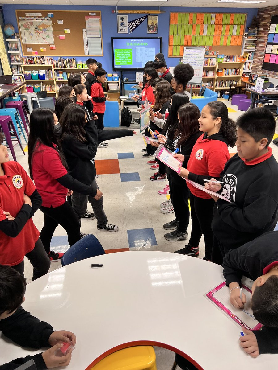 JayProano's tweet photo. That’s a good looking @KaganOnline #RallyCoach @VistaCharterLA if I may say so myself.

#CollaborativeLearning  #Collaboration #middleschool #engagement @FlexSeating #ccsa #charterschool #teacherlife https://t.co/nU4y0Iw82u