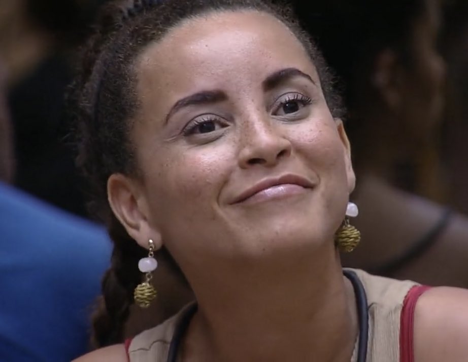 euosodrac's tweet photo. Domitila nesse paredão na mesma energia que a Mari no paredão entre Manu e Prior, não vai ser votada porque o paredão é sobre a rivalidade entre os outros dois e não ela. https://t.co/DjSW16rYlD