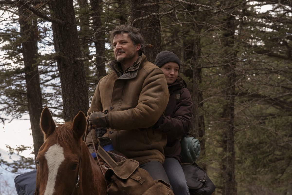 pascalarchive's tweet photo. pedro pascal and bella ramsey as joel and ellie in #thelastofus episode 6 https://t.co/2dfHiSS21w