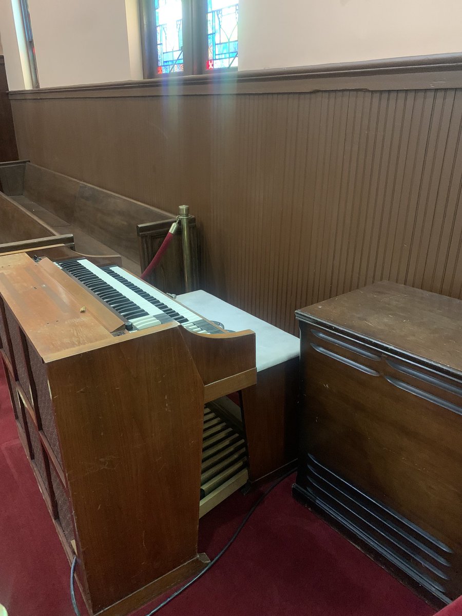 nekathobbs_79's tweet photo. Most ppl have never heard the story of how Dr. King's mom #MamaKing was murdered right in the church on a Sunday morning... the original organ she was playing #DrKing #AlberthaKing #bhm https://t.co/Q8RPmEtPDc