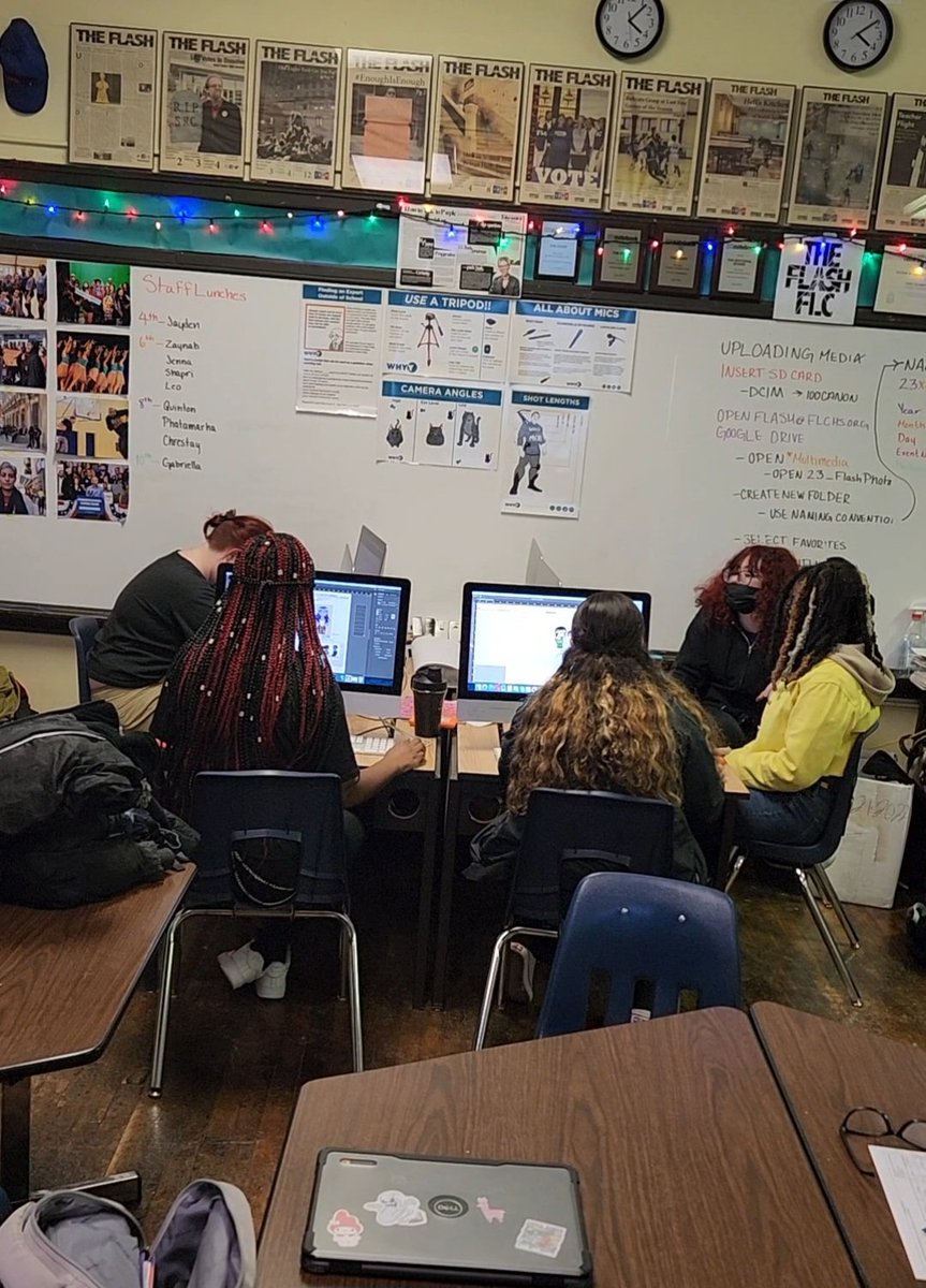 Here's how The Flash is celebrating #studentpressfreedomday !! 
Keep your eyes peeled for the newest publication of our newspaper!
📸: Gabriella DiGiacomo