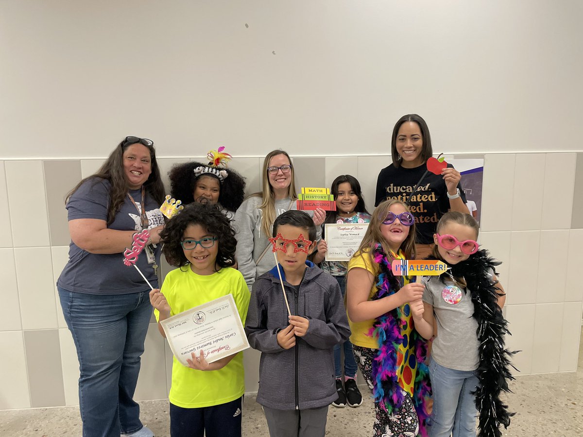 Our <a href="/EversParkElem/">EversParkElementary</a> <a href="/DISDTeachDenton/">Teach Denton</a> students were recognized tonight at Denton High. #growingourown #futureteachers #futureleaders