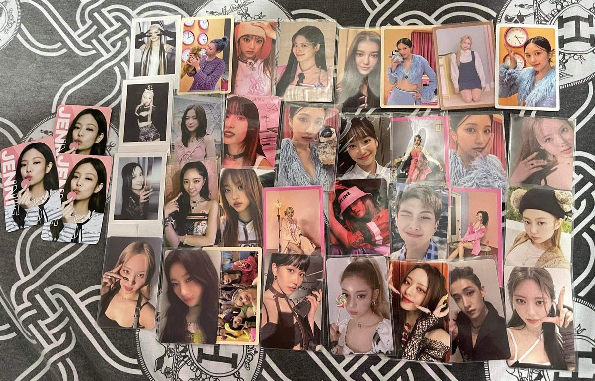 minieminari's tweet photo. wtt lft .. 🗨️
           #minieminwants
— want : 1st pjc or any gg pocas
— have : 2nd pic
★ reply or dm me for offers ! https://t.co/ceenOYomvy