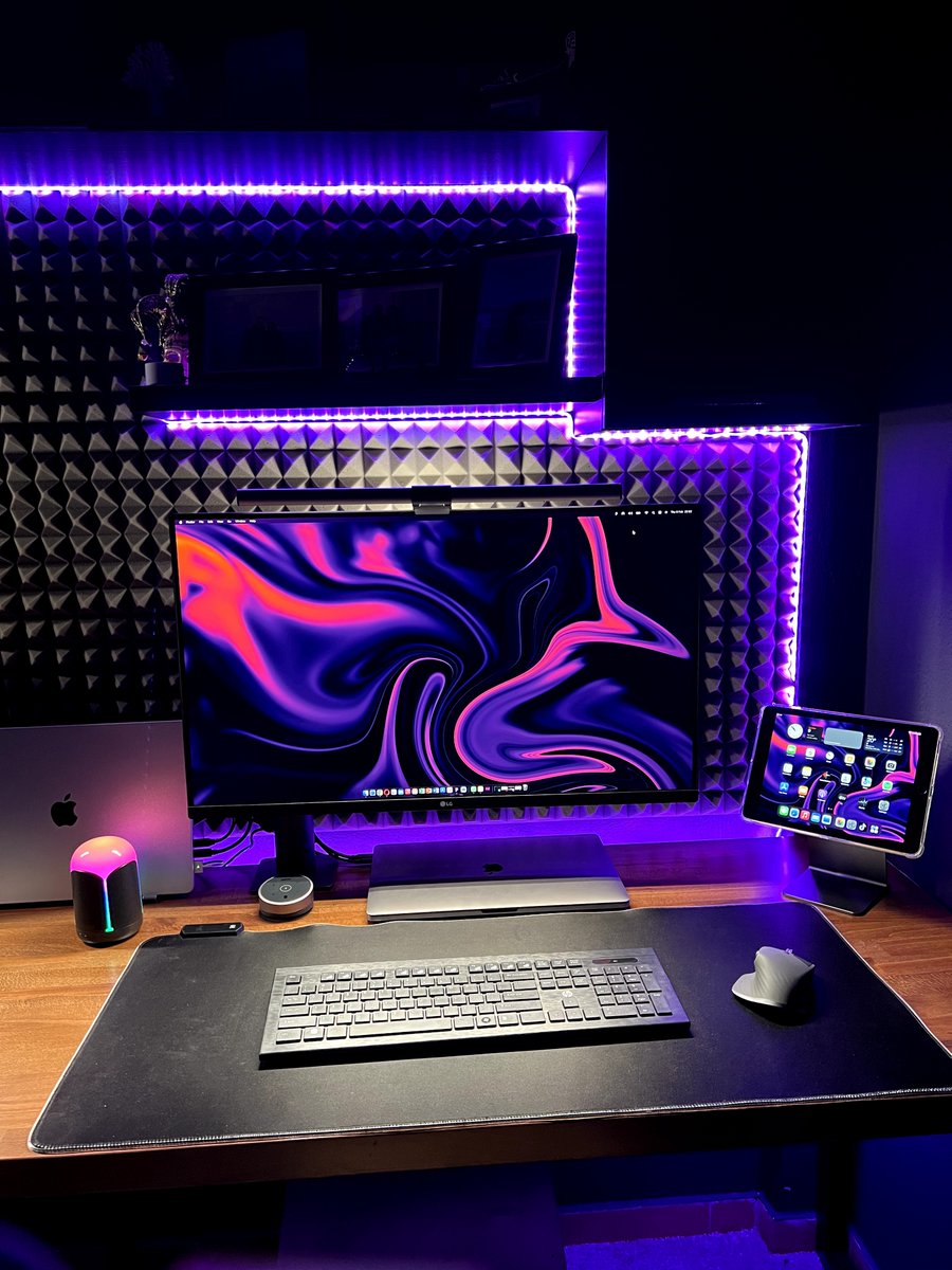 Soundynamic1's tweet photo. Draw your desksetup with our RGB bluetooth speaker Vibe.✨

#soundynamic #soundynamicvibe #soundynamicaudio #Desksetup #bluetoothspeaker #gamersetups #officegoals #officesetup #rgblights #officeinspiration https://t.co/q75TmizRzn