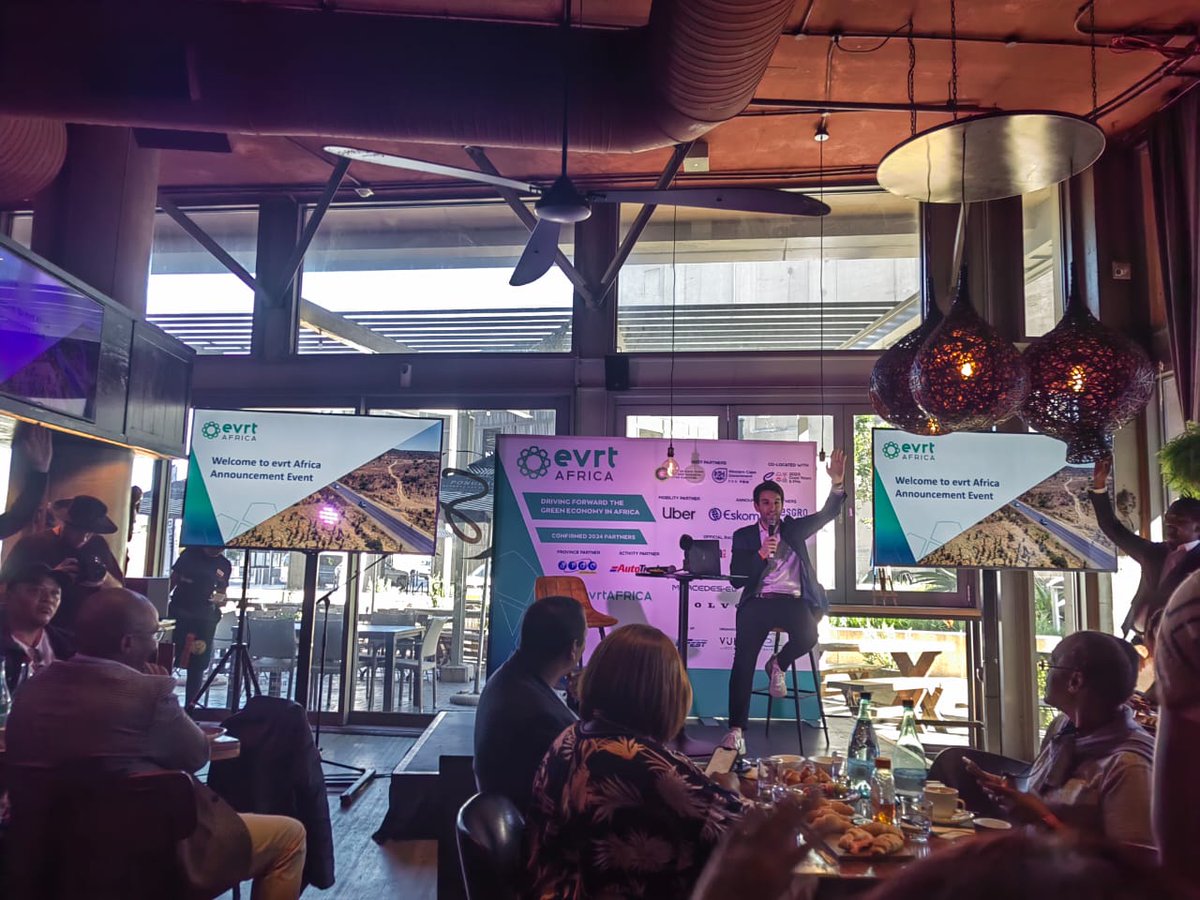 ESIAfrica's tweet photo. The ESI Africa team covering the @evrtAfrica this morning! 🚘📰 #EVroadtrip #EV #evrt #evrtafrica #smartmobility https://t.co/GsmeiaL3rC
