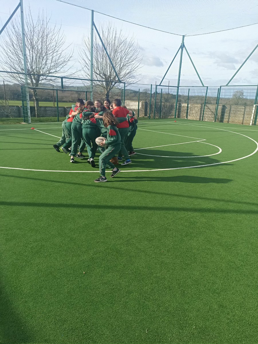 CilldararfcC's tweet photo. Great to be back at Scoil Bhride Milltown 5th &amp; 6th class great energy from these classes looking forward to the next session 🏉🏉🏉 💪💪👍
@CillDaraRFC @LeinsterBranch @JoeyCSnr #FromTheGroundUp #neverstopcompeting https://t.co/ETLL7Jjsyw