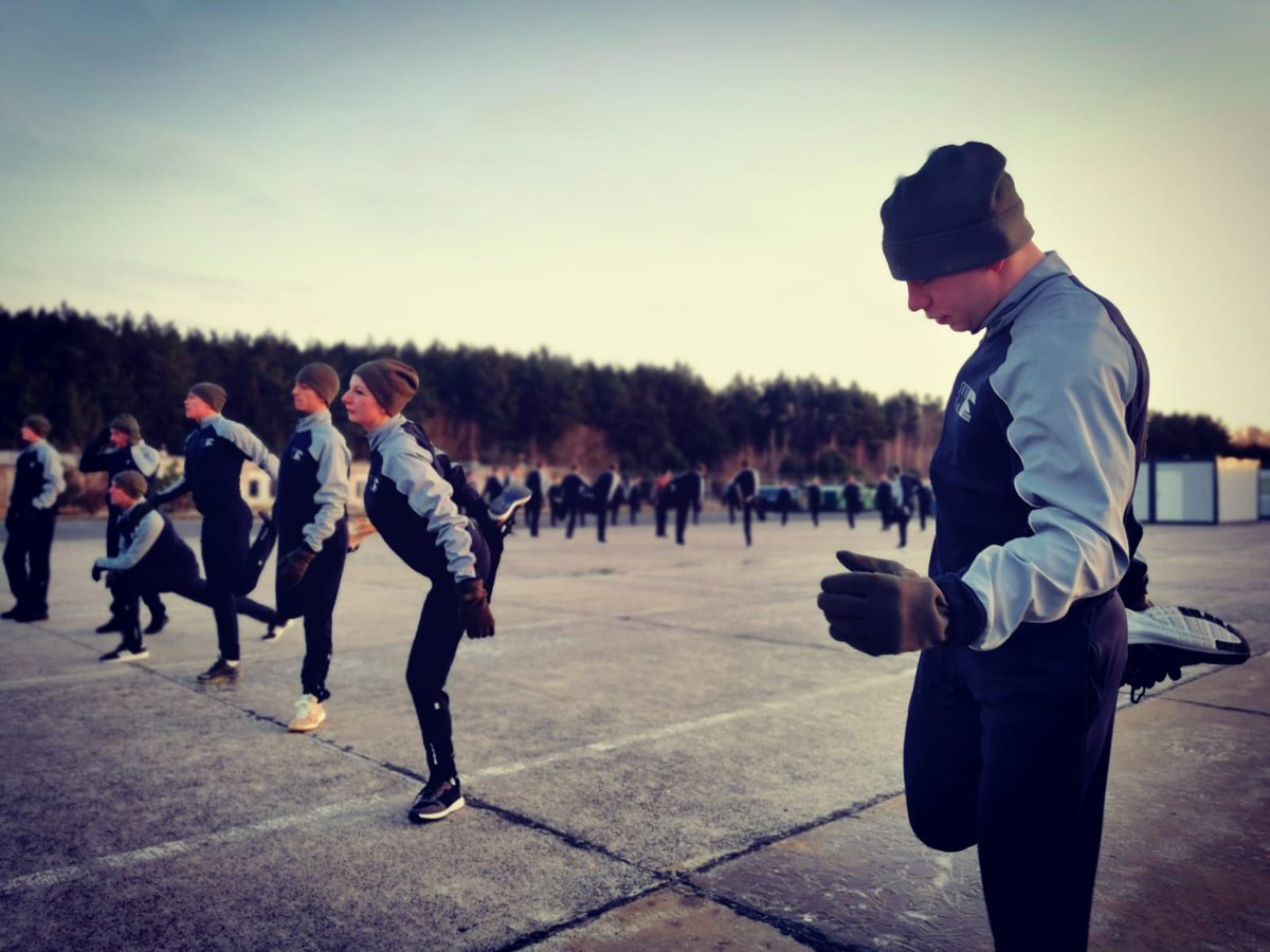 WCRKalisz's tweet photo. Może poćwiczymy👌👌 razem z żołnierzami #DZSW #18plog
A TY jak zacząłeś swój dzień?
🔹🔹🔹
👉 Aplikuj na https://t.co/yw7KOVeioX
#ZostańŻołnierzem
📸18plog https://t.co/GrGdpRPA22