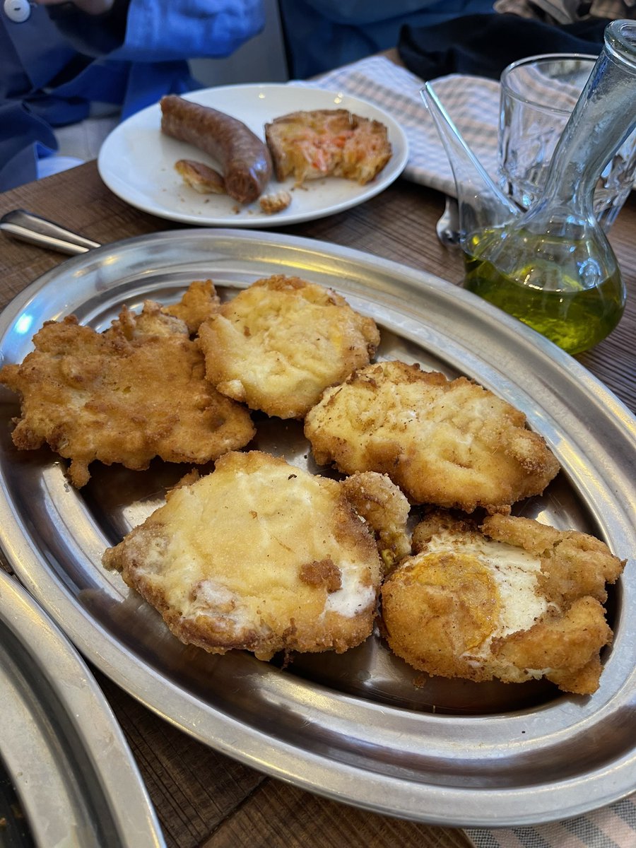 Així de bé vam alimentar les tropes carlines la setmana passada! S’acaben els excessos de Carnestoltes, però arriba el cap de setmana i a La Barana estem preparats per seguir-vos alimentant i gaudint de la vostra visita. Som-hi!
#berga #cuinadecasa #plaçasantpere #baranaberga