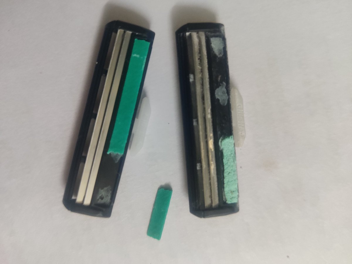 dpathak2005's tweet photo. Very Poor quality of Vector+ razor blade from Gillette ,also they don't even bother to reply consumer complaint mail. https://t.co/pwFxJ1GeQT