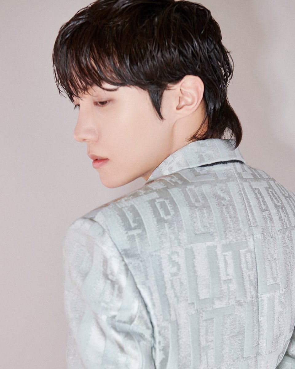 #jhope joins as new #LouisVuitton House Ambassador. The Maison is delighted to welcome the South Korean artist, who brings his unique charm and style to this exciting new chapter. #BTS