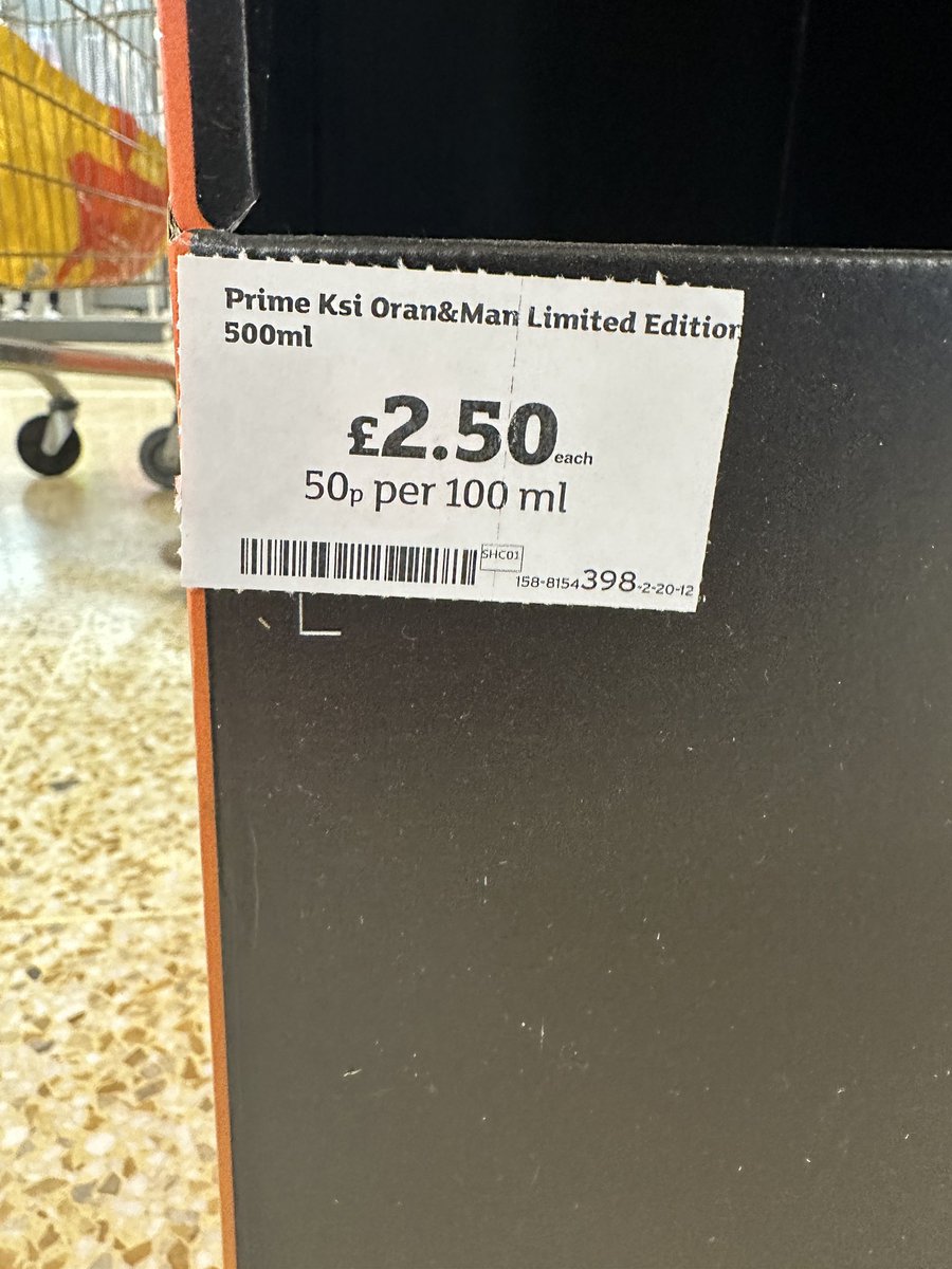 MegahUltra's tweet photo. I thought Prime was supposed to be £2 not £2.50? 🤔 @KSI @LoganPaul @PrimeHydrate https://t.co/ZRZrmO31eK