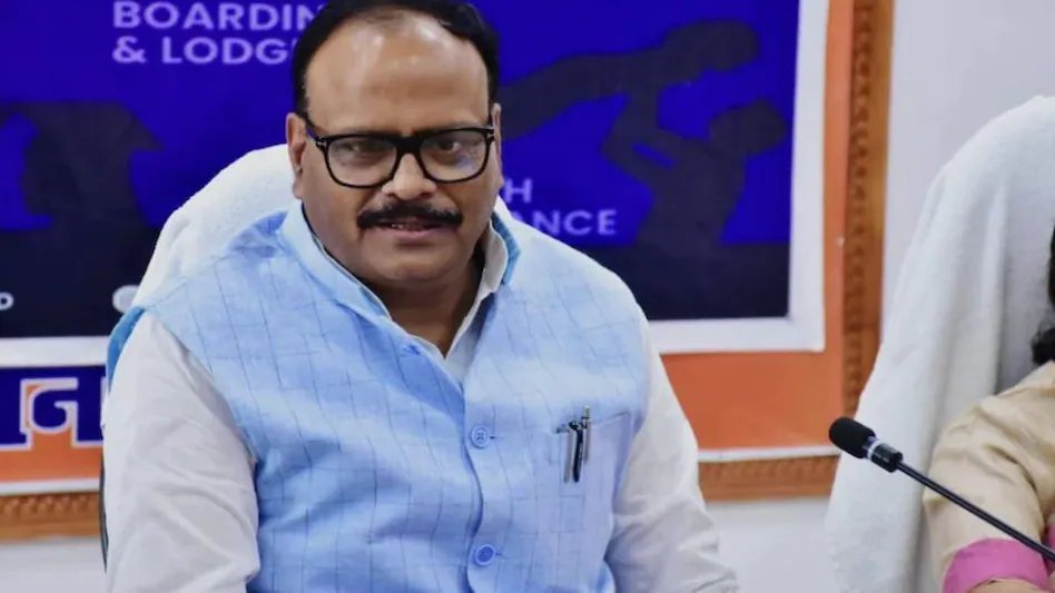 लखनऊ

➡डिप्टी सीएम ब्रजेश पाठक का बयान

➡इंफ्रास्ट्रक्चर की मजबूती पर चर्चा हो रही

➡कायाकल्प योजना के तहत स्कूल सही हुए

➡सपा शासन में दबंगई और गुंडई होती थी

➡सपा को तुलनात्मक अध्ययन करना चाहिए

➡आज उत्तर प्रदेश में हर वर्ग की आय बढ़ी - पाठक

#Lucknow  <a href="/brajeshpathakup/">Brajesh Pathak</a>