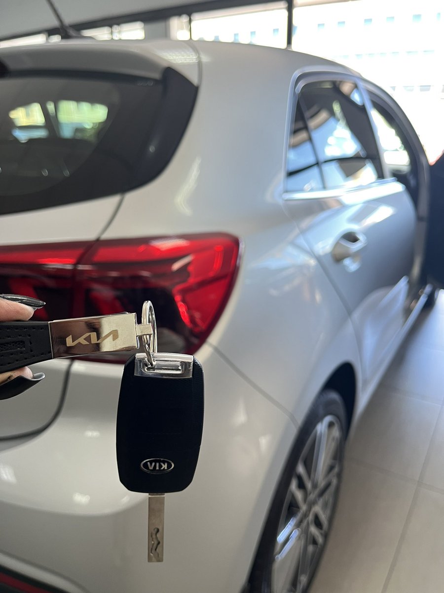 anelisa__'s tweet photo. Lol my mom really bought me a car yesterday 🥺🥺🥺 my heart is so full 🥹🫶🏽 https://t.co/X8ZsiHeWDC