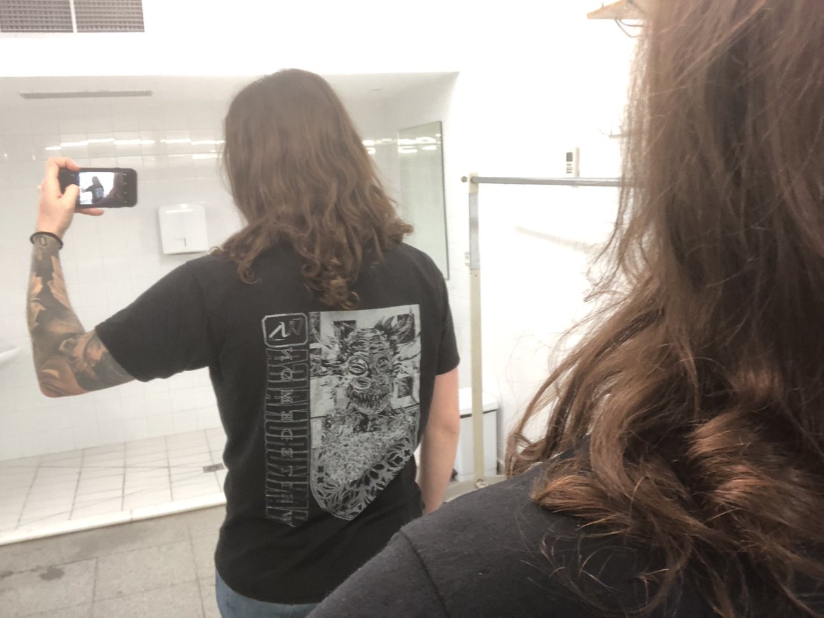 thrashvokk's tweet photo. Buenos días y feliz viernes guapísim@s!🤘🏻 Hoy es un día especial, mis amiguis de @whitedemonofc han sacado su primer EP, así que ya tardáis en escucharlo!🔥 Que por cierto, pedazo de camisetas que han sacado😍 Echadles un ojo!🖤 https://t.co/XRjxrJNMBj https://t.co/7TQlemf46j