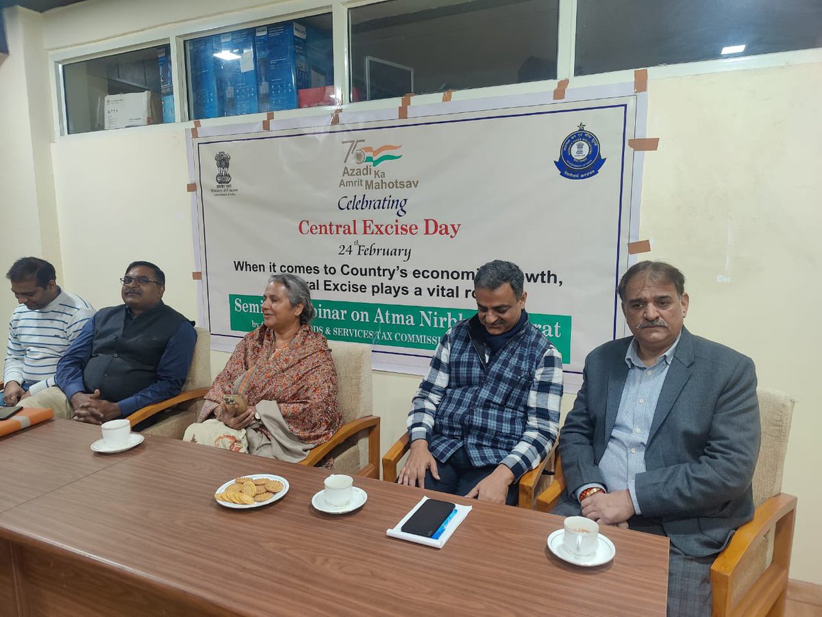 CgstShimla's tweet photo. आज दिनांक 24.02.2023 को“केंद्रीय उत्पाद दिवस”आत्मनिर्भर भारत कार्यक्रम आयुक्त महोदया,शिमला की अध्यक्षता में एवम् अधीनस्थ मंडल कार्यालयों में धूम-धाम से मनाया गया ।जिसमें आयुक्त महोदया एवम् अन्य अधिकारियों द्वारा कार्यक्रम में अपने विचार साँझा किए। @cbic_india @cgstchdzone https://t.co/oizShCBPJh