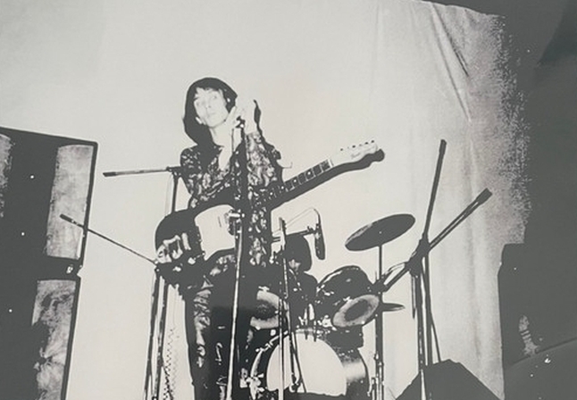 digital_rokusai's tweet photo. 【今日の鹿砦社通信】ロックと革命in京都1964～70〈05〉裸のラリーズ、それは「ジュッパチの衝撃」の化学融合　▼若林盛亮　1947年2月滋賀県生れ、同志社大入学後「裸のラリーズ」結成を経て東大安田講堂で逮捕、1970年によど号赤軍として渡���　
https://t.co/5QDn3xHtNS https://t.co/mmkFrsJPyg