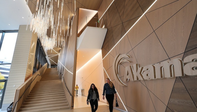 Jerkland's tweet photo. .@Akamai announces its plans to launch its Connected Cloud, a new edge and cloud platform based, in part, on its @Linode acquisition. Read more. @lorenzofb @TechCrunch https://t.co/6ySmAMhF9Z https://t.co/8iNxQ9VpoB