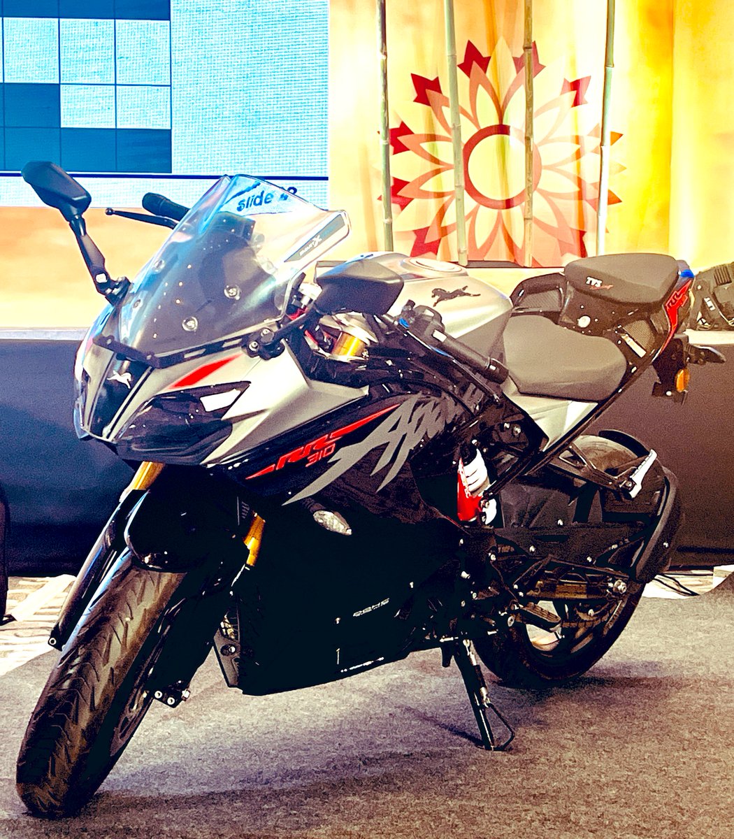 Vimalsumbly's tweet image. Smile in the mirror, but first ride. 
#RR310 #RaceCrafted #RacingDnaUnleashed #FridayFeeling