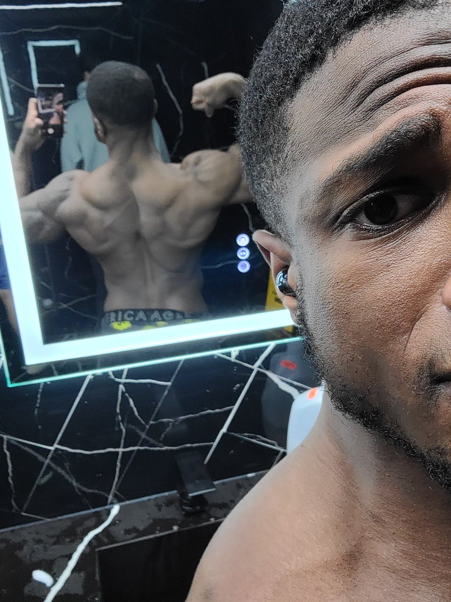 Jade Young on Twitter "RT bdessyfit How's my back?"