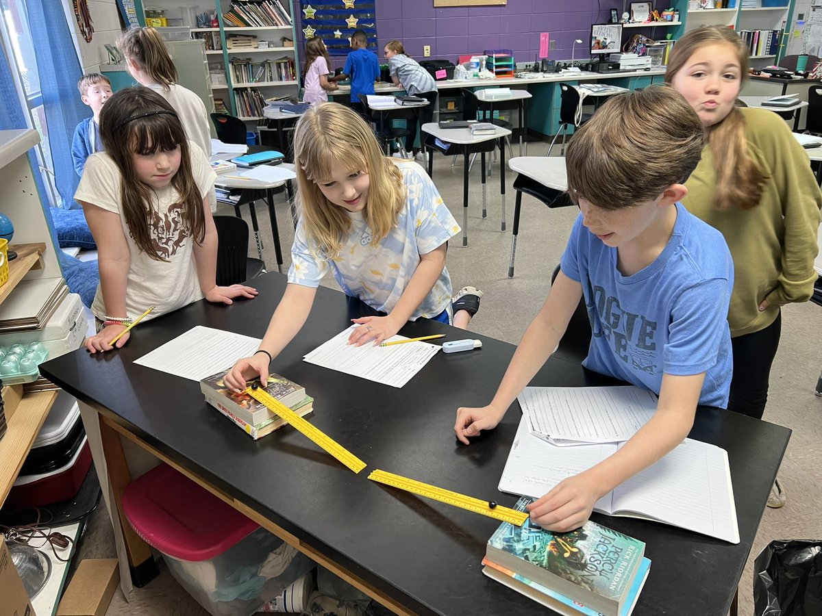 sarah61286's tweet photo. Investigating motion and stored energy using ping pong balls and marbles. We also discussed the difference between transferring and transforming energy. @barkleybridge #energyforms #motionvstored #transfervstransform https://t.co/wEMzAac2C5